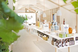 Casa-Turia-pop-up-store-by-CuldeSac-Valencian-Spain-03